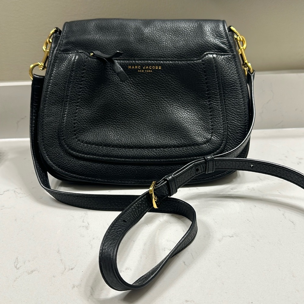 Black Marc Jacobs Pebbled Grain Medium Crossbody